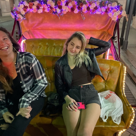 Meet your Posher, Violet - Picture 3 of 8